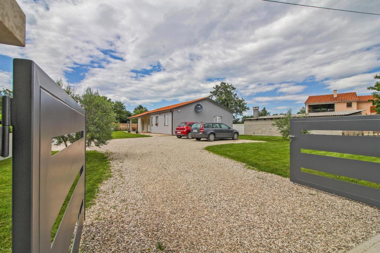 Natascha In Pamici - Haus Fuer 6 Personen Villa Zminj Exterior photo