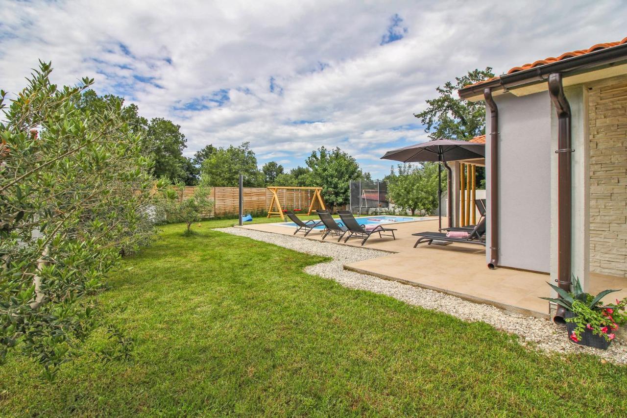 Natascha In Pamici - Haus Fuer 6 Personen Villa Zminj Exterior photo