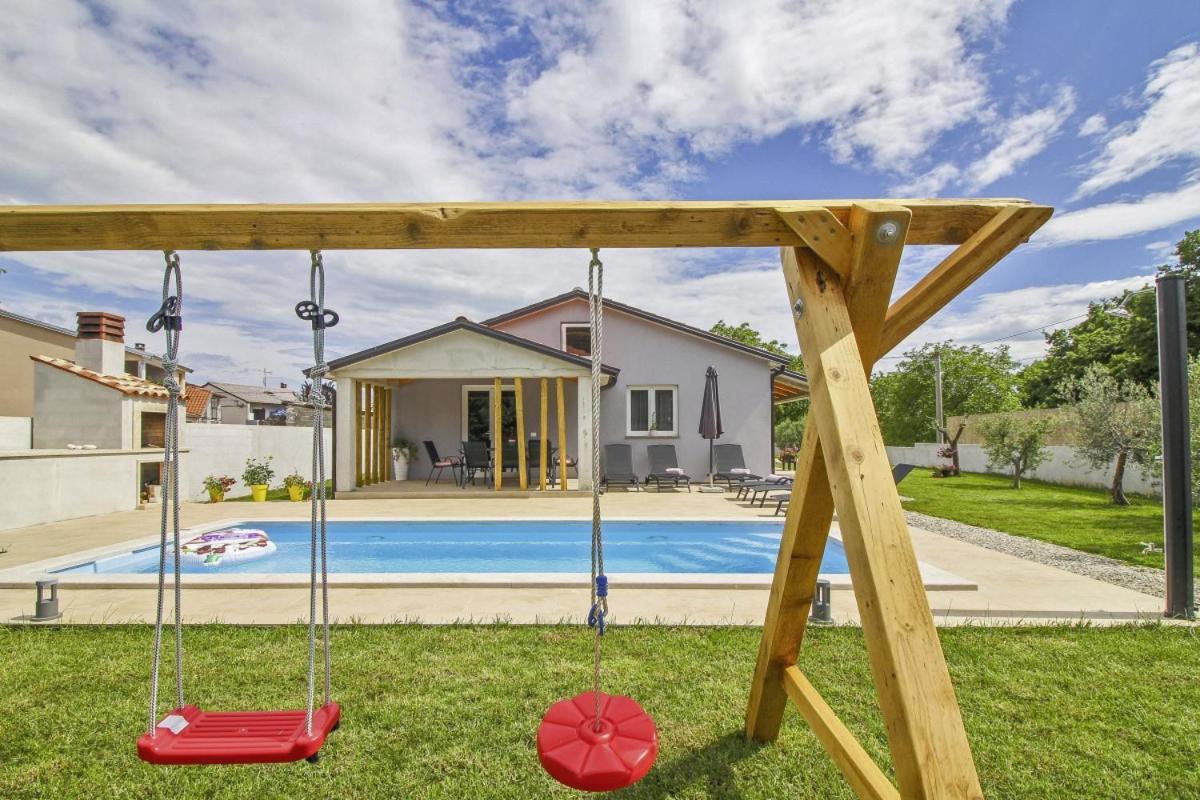 Natascha In Pamici - Haus Fuer 6 Personen Villa Zminj Exterior photo